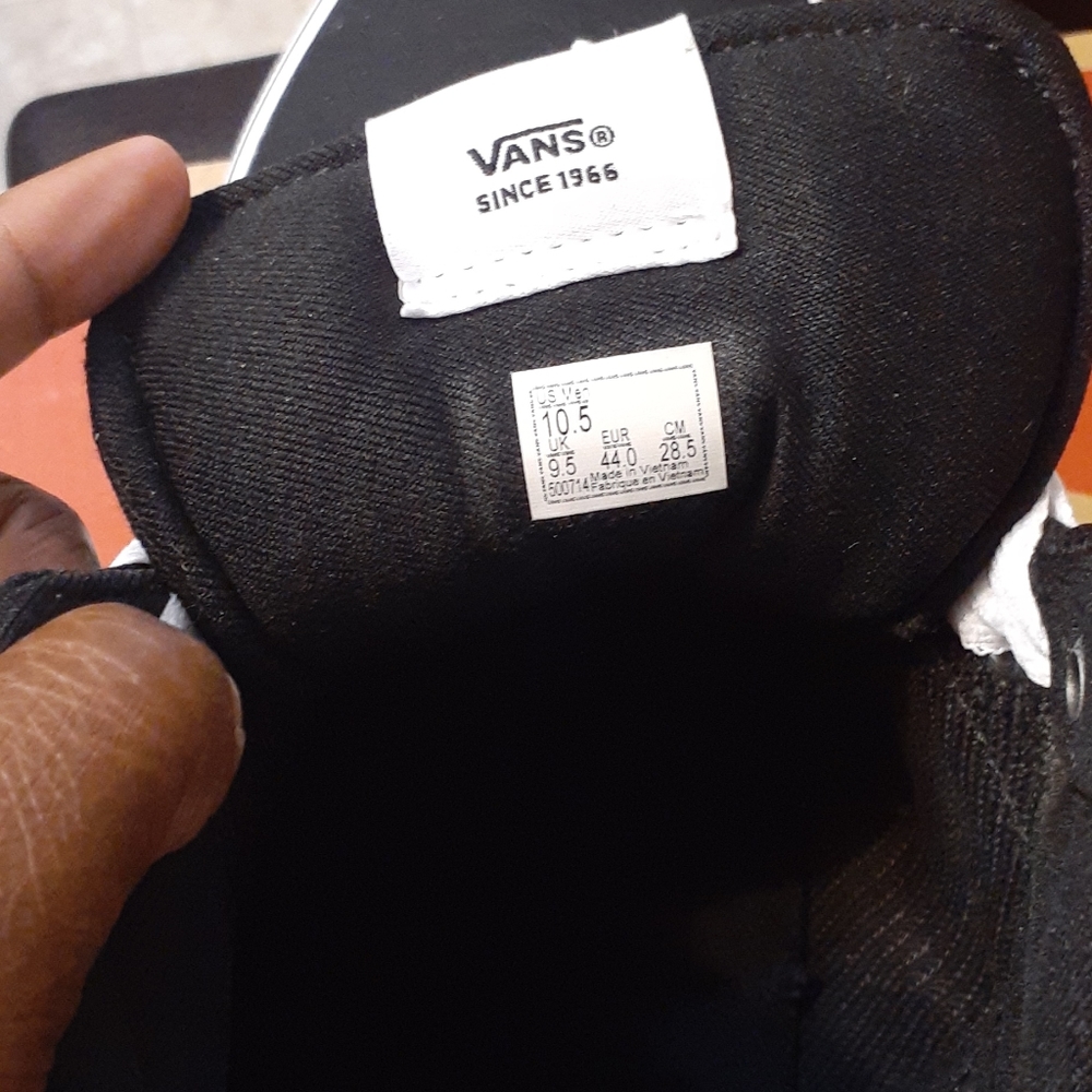 Vans - Picture 4 of 4